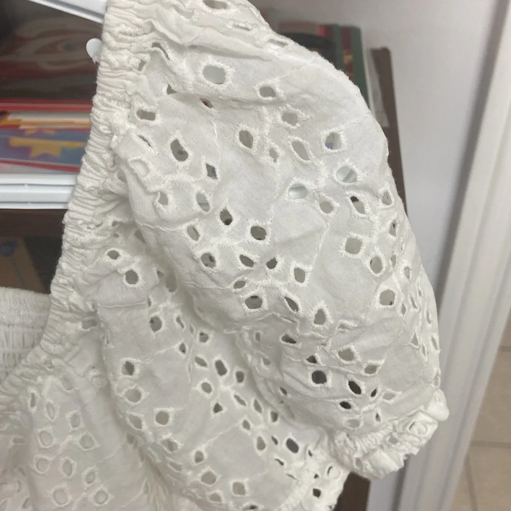 Hollister White Eyelet Puff Sleeve Top - Picture 2 of 7